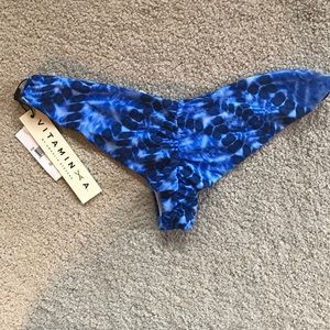Cheeky tie dye printed bikini bottoms NWT